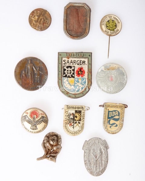 11 Abzeichen Winterhilfswerk