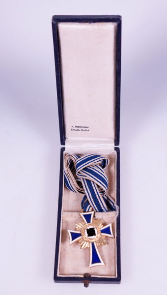 Ehrenkreuz der Deutschen Mutter in Gold im Etui