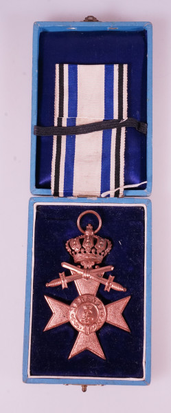 Bayern Miltärverdienstkreuz 3. Klasse mit Krone und Schwerter im Etui