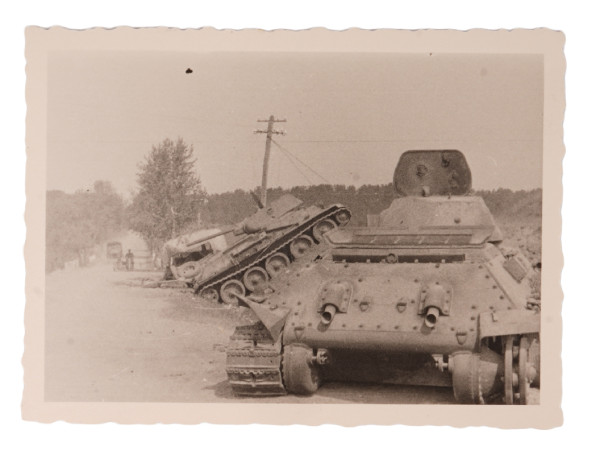 Foto zerstörte T34 Panzer