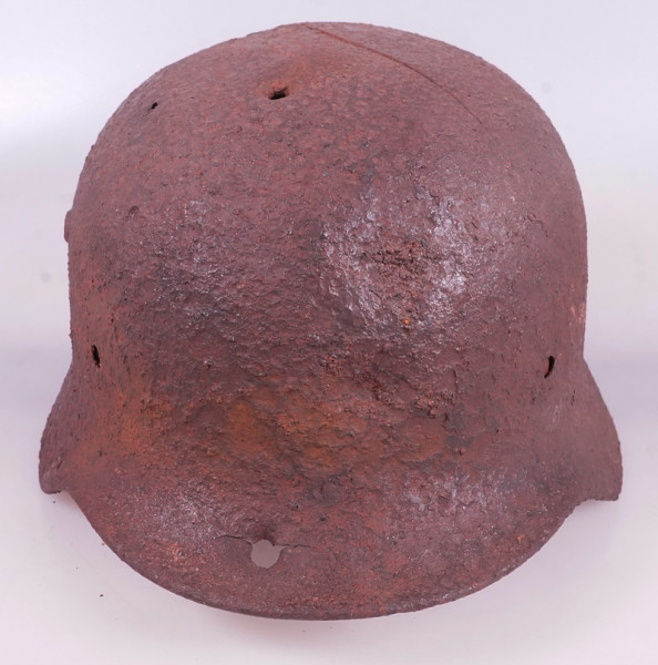 Stahlhelm Wehrmacht M40 mit Splitterschaden