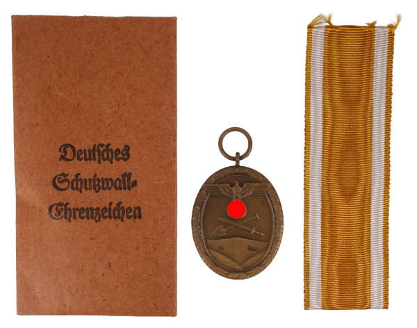 Deutsches Schutzwall-Ehrenzeichen mit Tüte
