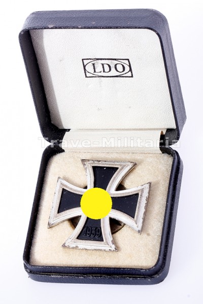 Eisernes Kreuz 1. Klasse 1939 mit Schraubvorrichtung im LDO-Halbetui