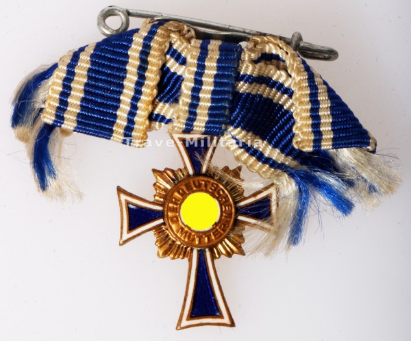 Miniatur Ehrenkreuz der Deutschen Mutter in Gold