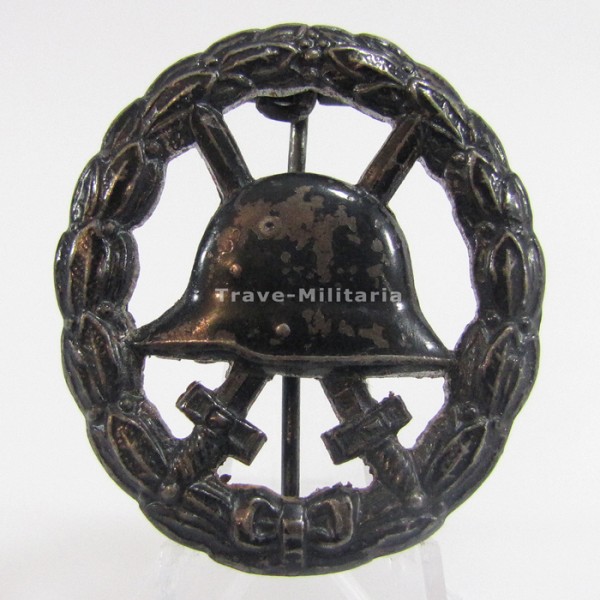 Verwundetenabzeichen in Schwarz 1918 durchbrochen