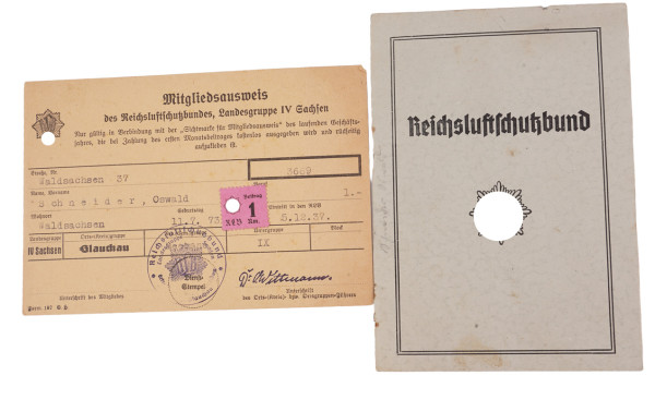 2 Mitgliedsausweise Reichsluftschutzbund Schneider