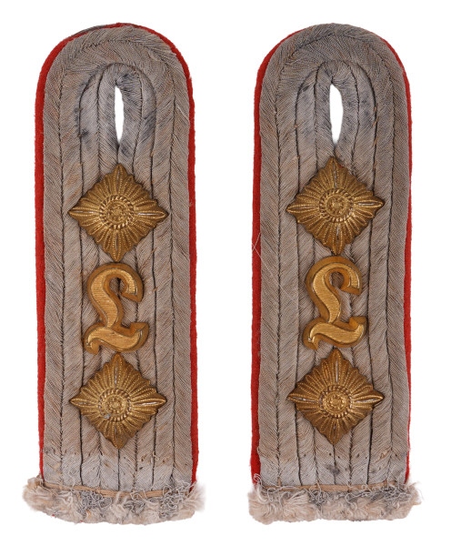 Wehrmacht Heer Schulterklappen für einen Hauptmann in Artillerie-Lehrregiment