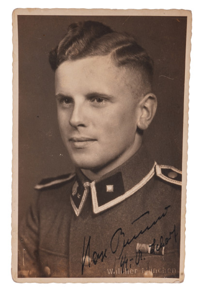 Waffen-SS Portraitfoto SS-Unterscharführer Totenkopf