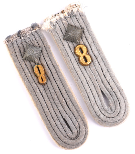 Wehrmacht Heer Paar Schulterklappen Oberleutnant in Infanterie-Regiment 8