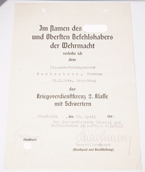 Urkunde Kriegsverdienstkreuz 2.Klasse mit Schwertern Berkenkamp