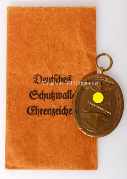 Deutsches Schutzwall-Ehrenzeichen mit Tüte