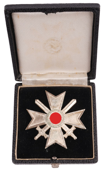 Kriegsverdienstkreuz 1. Klasse mit Schwertern im Etui
