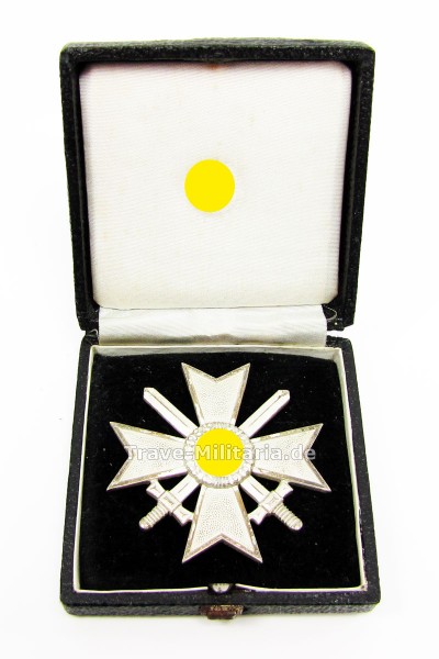 Kriegsverdienstkreuz 1. Klasse mit Schwertern im Verleihetui