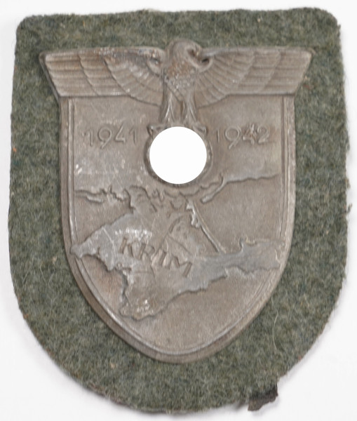 Krimschild auf Heeresstoff