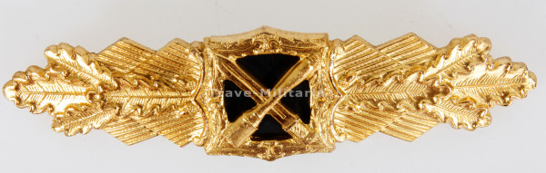 1957er Nahkampfspange in Gold