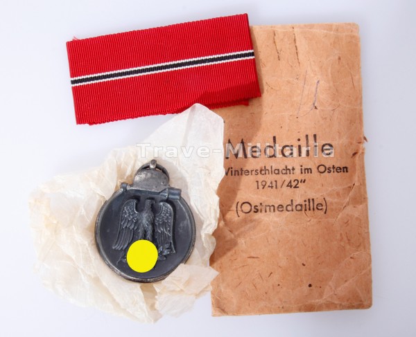 Medaille Winterschlacht im Osten mit Umschlag