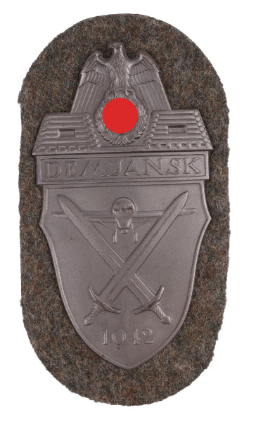 Demjanskschild auf Heeresstoff