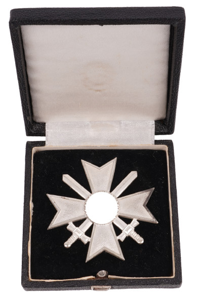 Kriegsverdienstkreuz 1. Klasse mit Schwertern im Etui