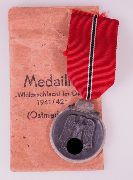 Medaille Winterschlacht im Osten 1941/42 mit Tüte