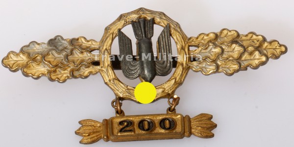 Frontflugspange in Gold für Kampfflieger mit Anhänger 200