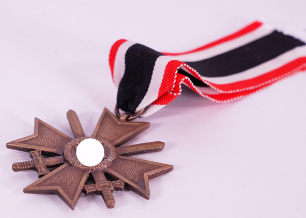 Kriegsverdienstkreuz 2. Klasse mit Schwertern mit Tüte