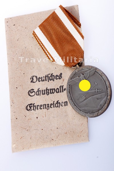 Deutsches Schutzwall-Ehrenzeichen im Umschlag