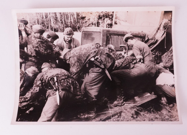 SS-PK Foto im Schlamm der Vormarschstraße