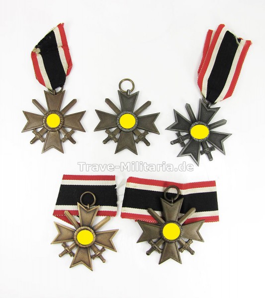 Lot 5 Kriegsverdienstkreuze 2. Klasse mit Schwertern