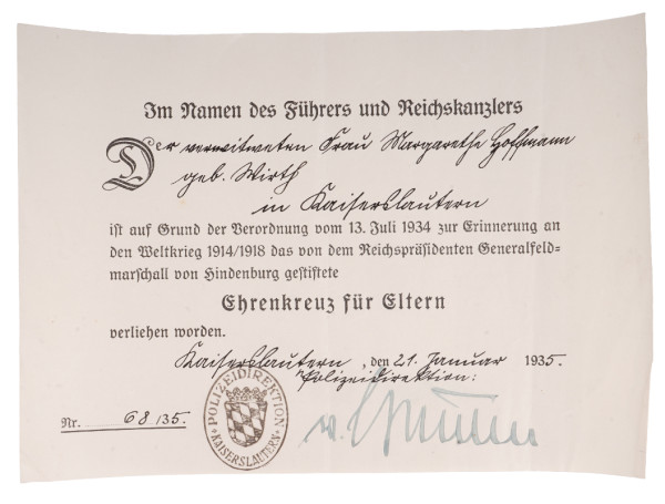 Urkunde Ehrenkreuz für Eltern Witwe Hoffmann Kaiserslautern