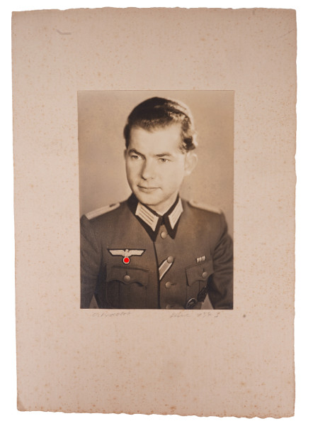 Portraitfoto eines Leutnants des Heeres Kiel 1943