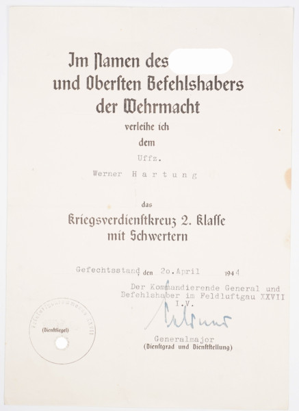 Urkunde Kriegsverdienstkreuz 2.Klasse mit Schwertern Hartung
