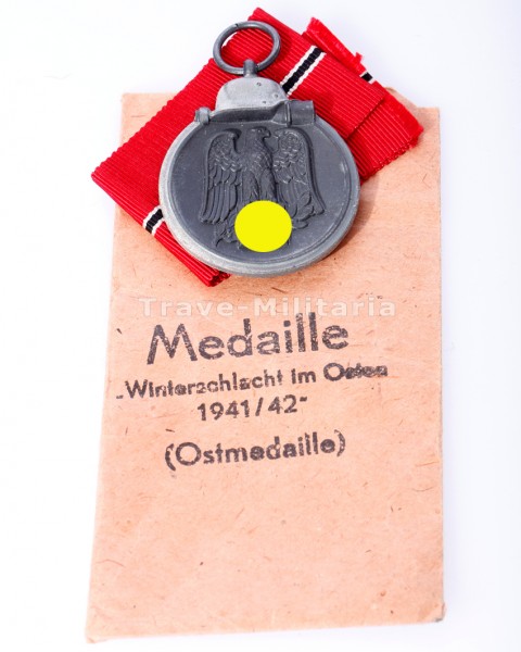 Medaille Winterschlacht im Osten mit Band und Umschlag