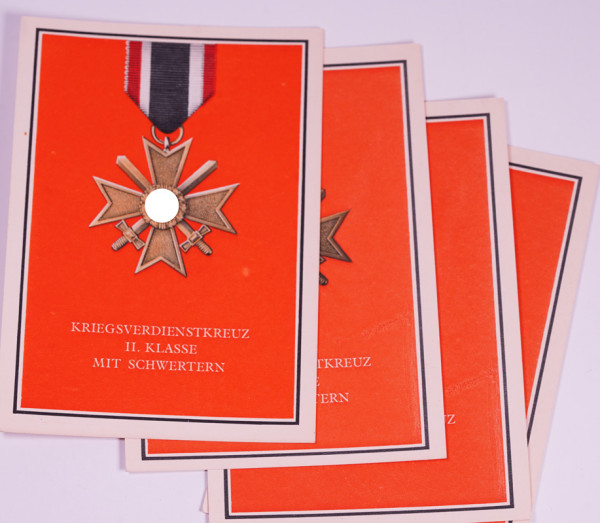 Postkarte "Kriegsverdienstkreuz II. Klasse mit Schwertern"