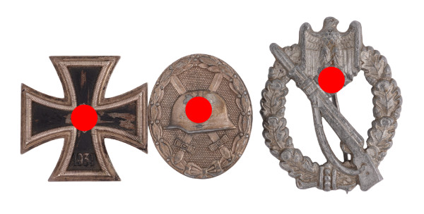 3 beschädigte Orden 2. Weltkrieg