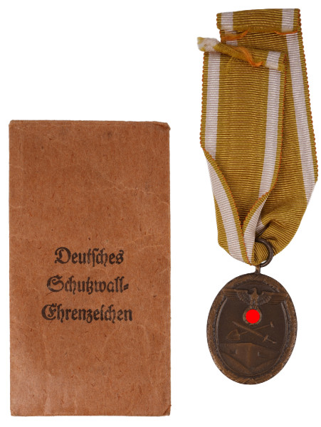 Deutsches Schutzwall-Ehrenzeichen mit Tüte