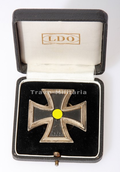 Eisernes Kreuz 1. Klasse an Schraubschreibe im LDO - Etui