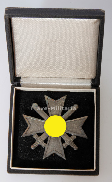 Kriegsverdienstkreuz 1. Klasse mit Schwertern im Etui