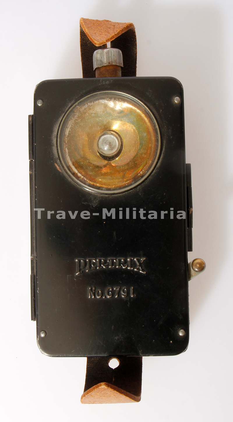 Lampe De Poche Pertrix No.572 Type WW2 - Fabriquée En Allemagne, Métal Et Verre, Bon état Visuel, Fonctionnement Non Testé