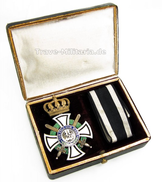 Preußen Königlicher Hausorden der Hohenzollern Kreuz für Ritter mit Schwertern im Etui