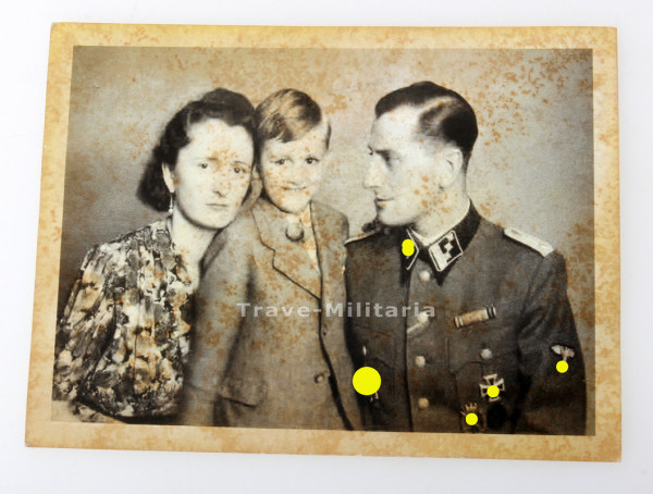 Foto Hauptsturmführer der Waffen- SS mit Deutschen Kreuz in Gold