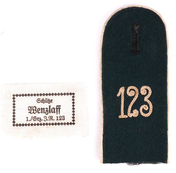 Wehrmacht Heer Schulterklappe I.R. 123