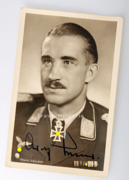 Portraitfoto Adolf Galland mit OU 1943