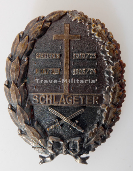 Schlageterschild für Kämpfer ovale Form mit 2 Kampfschildern