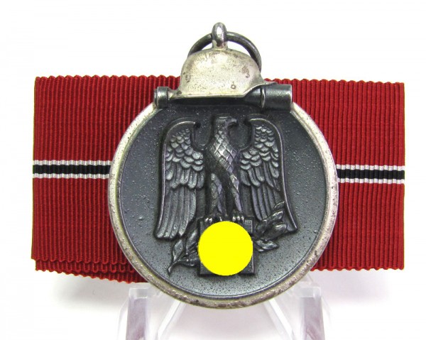 Medaille Winterschlacht im Osten mit Hersteller 110