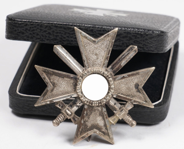 Kriegsverdienstkreuz 1.Klasse mit Schwertern im Etui