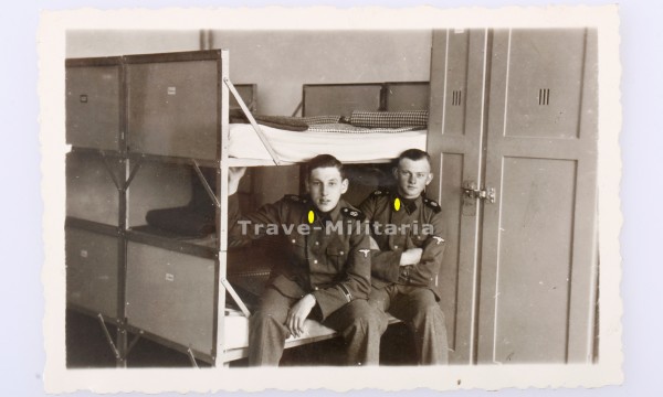 Foto von 2 Angehörigen des SS-Regiment "Germania"