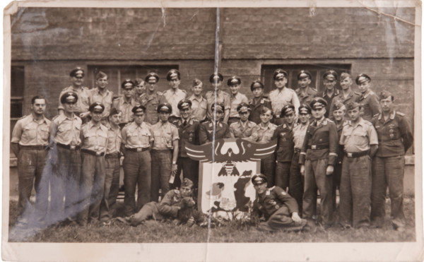 Gruppenfoto einer Beobachter-Staffel der Luftwaffe