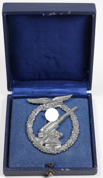 Flakkampfabzeichen der Luftwaffe im Etui