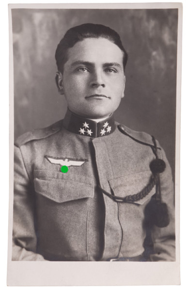 Portraitfoto frühe Uniform Österreich