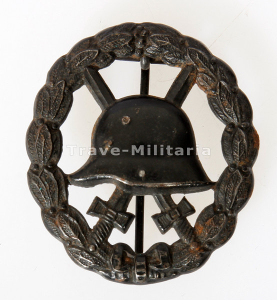 Verwundetenabzeichen in Schwarz 1918 durchbrochen